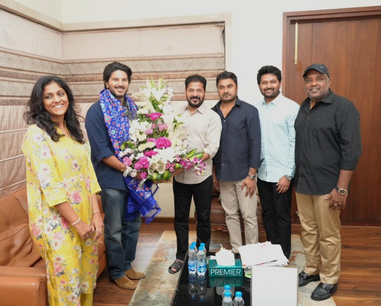 జూబ్లీహిల్స్ లోని రేవంత్ రెడ్డి  కలిసిన దుల్కర్ సల్మాన్
