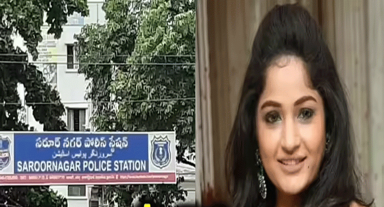 దేవుడు కాదంటూ సాయిబాబాపై మాధవీలత వివాదాస్పద వ్యాఖ్యలు.... కేసు నమోదు