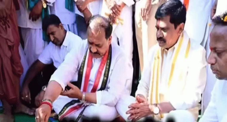 స్కూల్ నిర్మాణం కోసం,,,తెలంగాణ పీసీసీ చీఫ్ 11 ఎకరాలు దానం