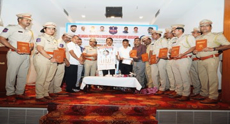 ఎక్సైజ్ అధికారులకు ఆయుధాలు.. మంత్రి జూప‌ల్లి కృష్ణారావు 