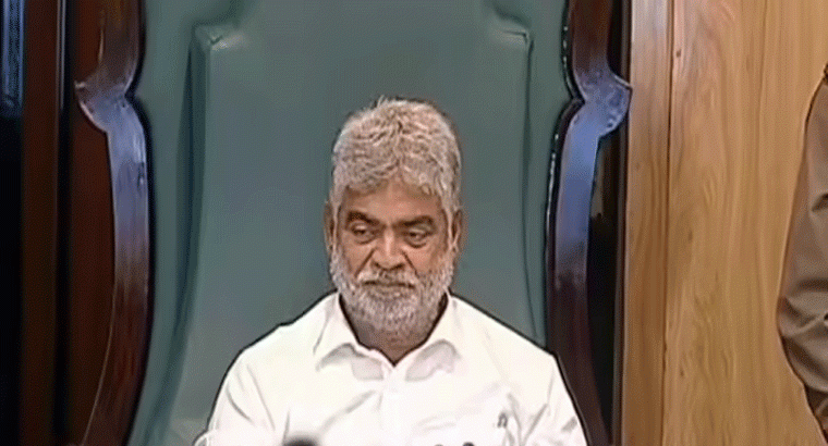 పార్టీ ఫిరాయించిన ఎమ్మెల్యేలపై.. సంచలన నిర్ణయం తీసుకున్న స్పీకర్