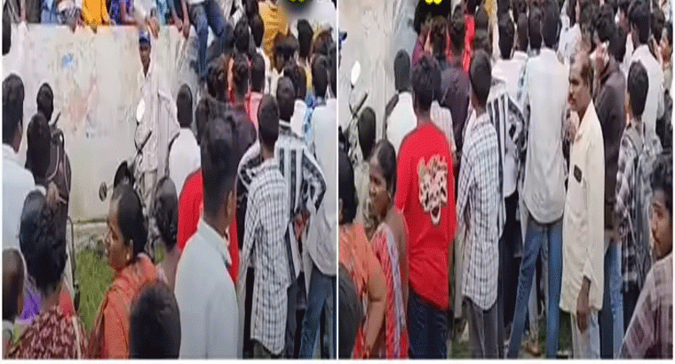 రూ.5కే షర్ట్.. ఎగబడ్డ యువకులు