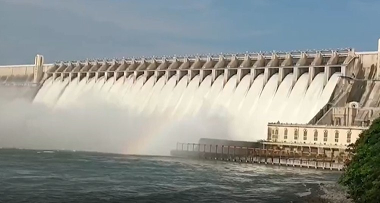 నాగార్జునసాగర్ జలాశయం నిండుకుండలా.. 26 గేట్లు ఎత్తి నీటి విడుదల

