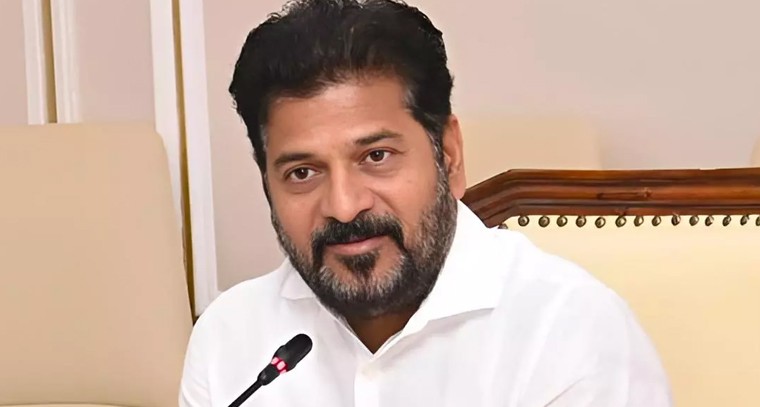 సీఎం రేవంత్ రెడ్డి ఢిల్లీ పర్యటన రద్దు.. రాష్ట్ర కార్యక్రమాలపై దృష్టి

