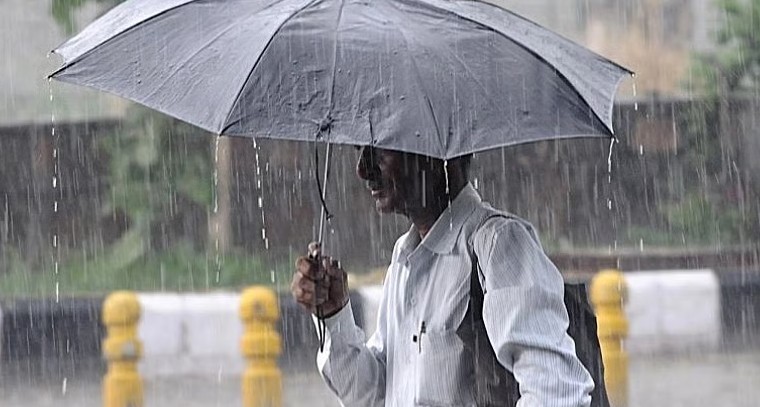 హైదరాబాద్‌లోని పలు ప్రాంతాల్లో మొదలైన వర్షం..!

