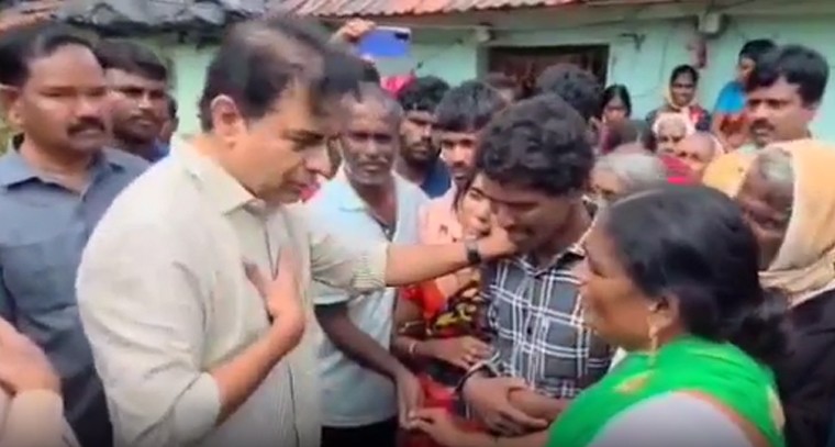 సిరిసిల్లలో వరద బాధితులకు కేటీఆర్ అండ.. ధైర్యం, సహాయం హామీ

