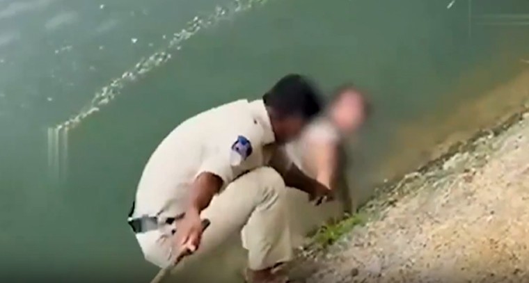 హైదరాబాద్ చెరువులో దున్నిపోయిన మహిళను పోలీసులు కాపాడారు.. రూ.లక్ష రుణ ఒత్తిడి వెనుక కథ

