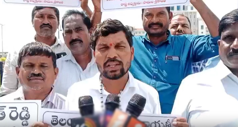 బీసీ రిజర్వేషన్లపై హర్షం.. కాంగ్రెస్ విజయానికి కృషి చేస్తాం.. తెలంగాణ గ్రామ పంచాయతీ ఉద్యోగులు

