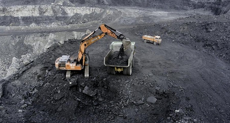 ఖమ్మం జిల్లాలో భారీ వర్షాల బీభత్సం.. ప్రాజెక్టులు పొంగి, బొగ్గు ఉత్పత్తి నిలిచిపోయింది

