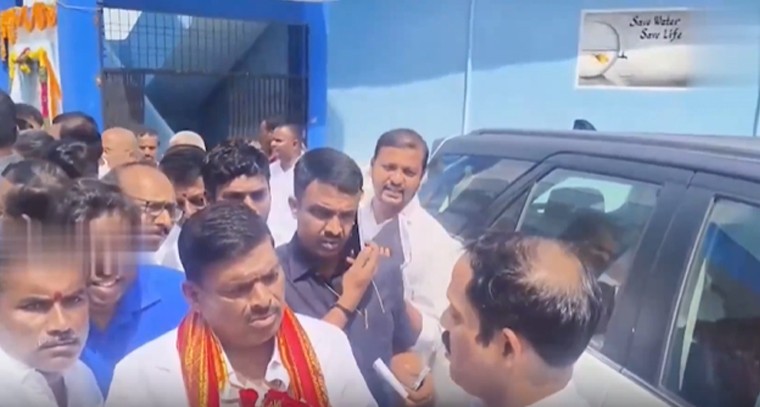 పటాన్‌చెరు ఎమ్మెల్యే గూడెం మహిపాల్ రెడ్డిపై బూతుల వివాదం.. ప్రజల ఆగ్రహం

