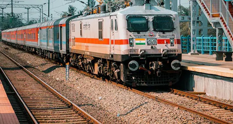 పండగ సీజన్‌లో రైలు ప్రయాణికులకు శుభవార్త: నరసాపూర్-బెంగళూరు మధ్య 26 ప్రత్యేక రైళ్లు

