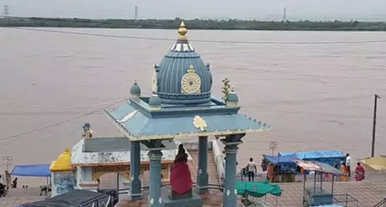 గోదావరి నది ఉధృతి.. భద్రాచలంలో వరద ప్రభావం.. అధికారుల అప్రమత్తం

