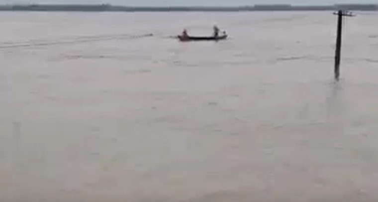 భద్రాచలం వద్ద గోదావరి ఉధృతి.. కొనసాగుతున్న మొదటి ప్రమాద హెచ్చరిక, పెరిగితే రెండో ప్రమాదం!

