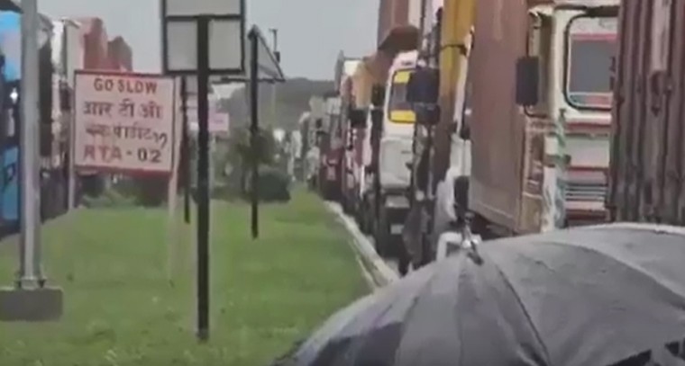 తెలంగాణలో భారీ వర్షాలు.. జాతీయ రహదారి-44 దెబ్బతినడంతో రాకపోకలకు అంతరాయం
