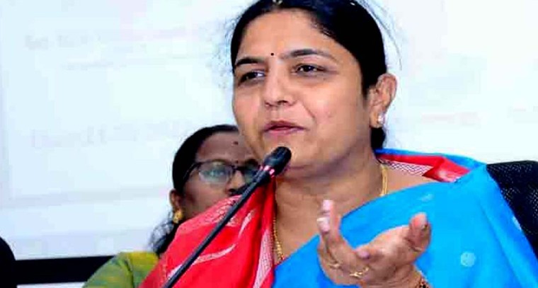 మహిళా అధికారులపై వేధింపులు, అవమానాలు.. ఇందిరమ్మ రాజ్యం ఇదేనా? : ఎమ్మెల్యే సునీతా లక్ష్మారెడ్డి ఫైర్

