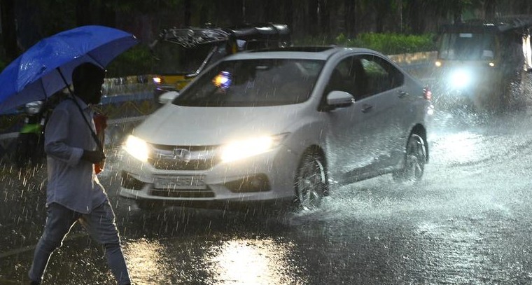 తెలంగాణలో ఐదు రోజుల పాటు అతిభారీ వర్షాలు.. IMD హెచ్చరిక

