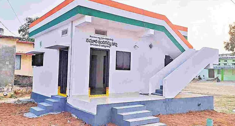 ఇందిరమ్మ ఇళ్ల లబ్ధిదారుల ఖాతాల్లో పొరపాటున రూ.లక్ష జమ.. రికవరీకి చర్యలు

