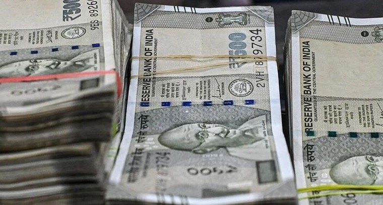 తెలంగాణలో ఎన్నికల కోడ్ అమలు.. భారీగా తనిఖీలు, నగదు తరలింపుపై ఆంక్షలు
