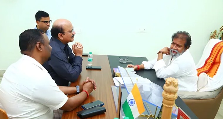 ఆరోగ్య శ్రీ, ఈహెచ్ఎస్ సేవల పునరుద్ధరణ.. ప్రైవేట్ ఆసుపత్రుల సమ్మె విరమణ

