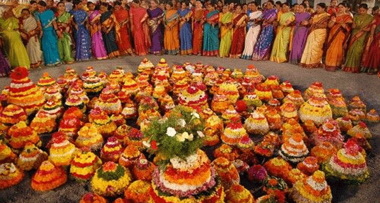 వేములవాడ సద్దుల బతుకమ్మ: పసుపు పువ్వులతో సంబరాల మేళ