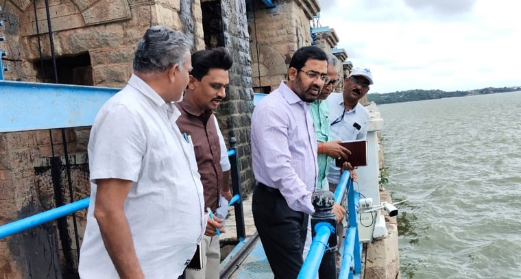 జంట జలాశయాలను సంద‌ర్శించిన జ‌ల‌మండ‌లి ఎండీ..