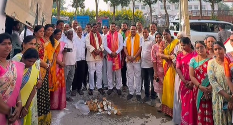 సీసీ రోడ్డు మరియు వరద నీటి తరలింపు డ్రైన్ నిర్మాణ పనులకు శంకుస్థాపన