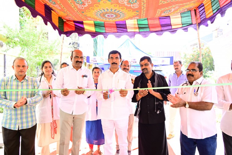 ఉచిత వైద్య శిబిరాల ఏర్పాటు అభినందనీయం : అమీన్పూర్ మున్సిపల్ మాజీ చైర్మన్ తుమ్మల పాండురంగారెడ్డి 