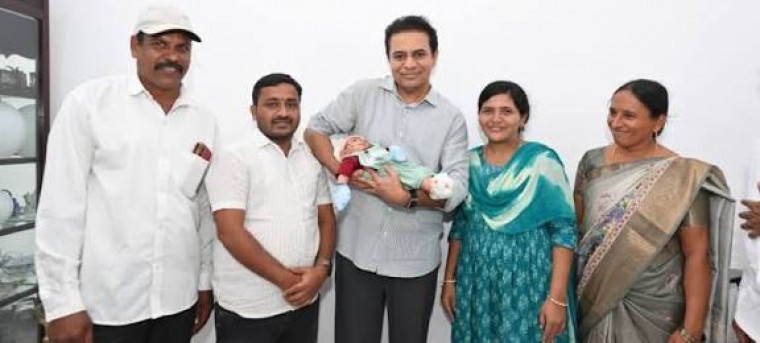 బీఆర్ఎస్ కార్యనిర్వాహక అధ్యక్షుడు కేటీఆర్‌ను కలిసిన జెడ్పీటీసీ దంపతులు