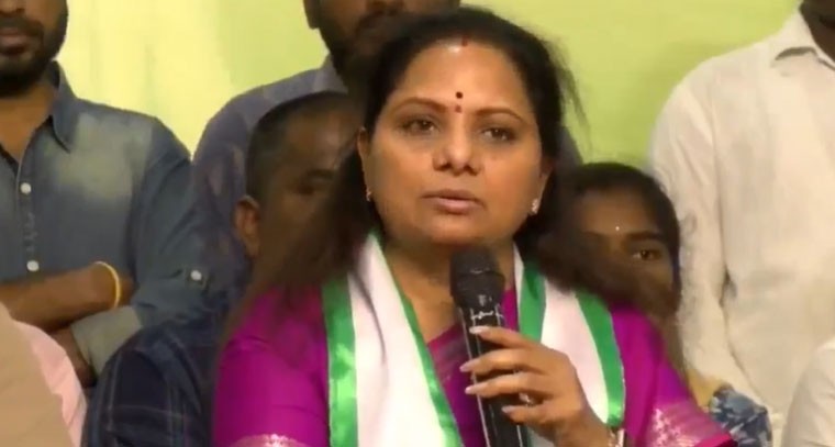 రుణమాఫీ హామీని కాంగ్రెస్ సర్కార్ నీరుగార్చింది: కవిత