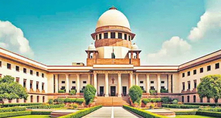 తెలంగాణ ఎమ్మెల్యే ఫిరాయింపులపై సుప్రీంకోర్టు తుది తీర్పు రేపే