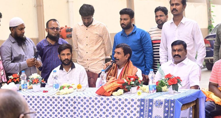 డబుల్ బెడ్ రూమ్ కాలనీ సమస్యల పరిష్కారానికి కృషి :  తుమ్మల పాండురంగారెడ్డి