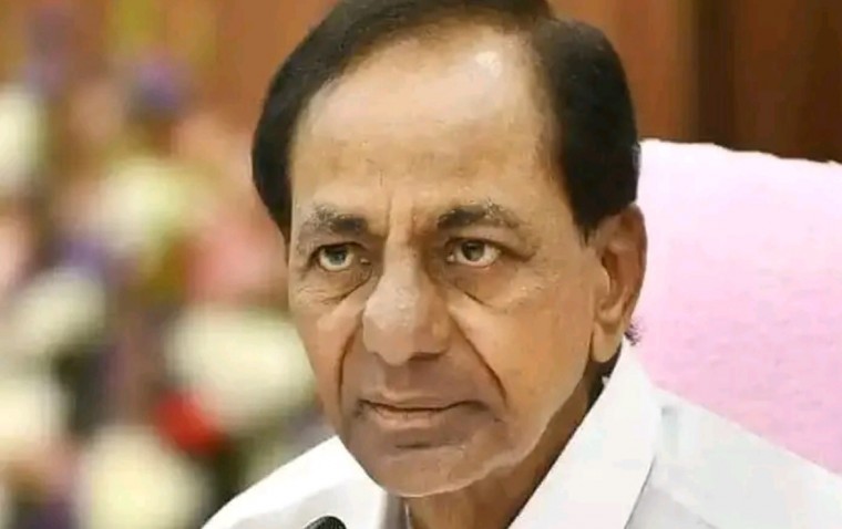 BRS ఎమ్మెల్యేల భవిష్యత్తు: పార్టీ మీటింగ్‌లో హాజరు రహస్యం