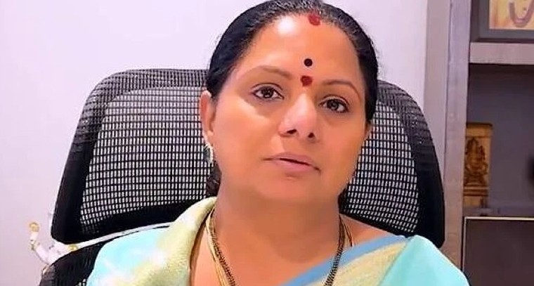 తెలంగాణ రాజకీయాల్లో సంచలనం: కొత్త పార్టీ దిశగా కల్వకుంట్ల కవిత అడుగులు!

