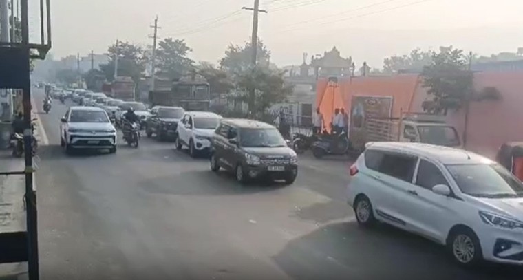 రేవంత్ రెడ్డి సభకు కదిలిన పాల్వంచ బలగం: 90 కార్లతో భారీ ర్యాలీ

