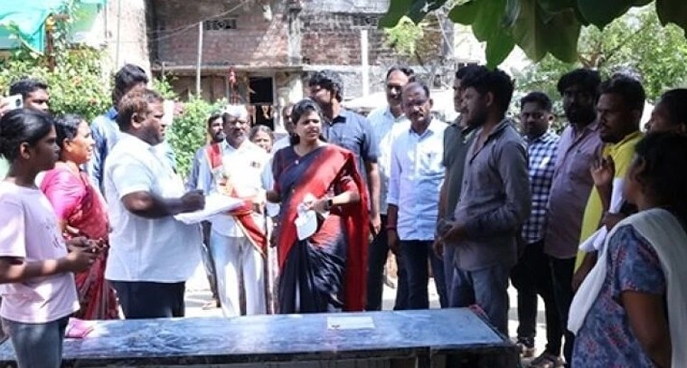 మొంథా తుఫాన్ బాధితులకు ఊరట.. వరంగల్‌లో ఇంటి నష్టపరిహారంపై ప్రభుత్వ ప్రకటన!

