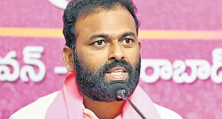 కేటీఆర్‌పై అక్రమ కేసు.. కాంగ్రెస్‌ రాజకీయ కుట్రలపై బీఆర్‌ఎస్ నేత మండిపాటు


