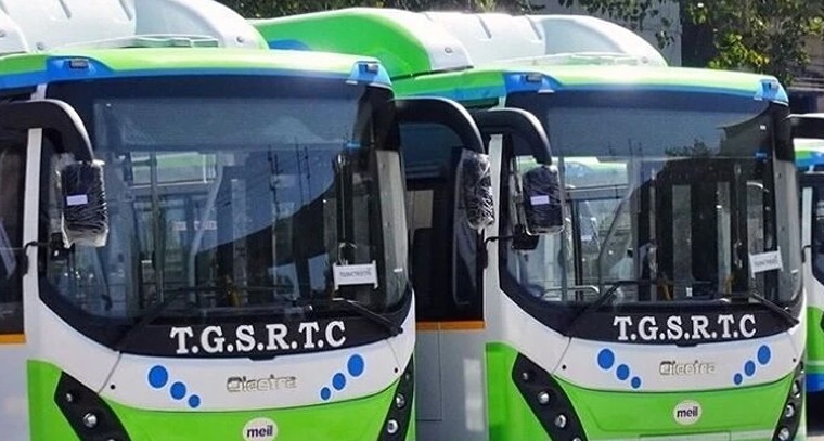 సంక్రాంతి సందడి..  టీజీఎస్ఆర్టీసీకి కాసుల పంట.. ఐదు రోజుల్లోనే భారీ ఆదాయం!

