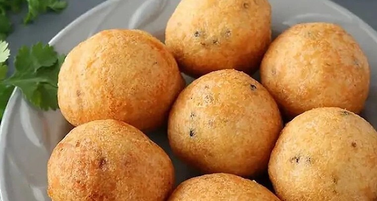 టిఫిన్ తింటూ అనంతలోకాలకు: హైదరాబాద్‌లో ఊపిరాడక లారీ డ్రైవర్ మృతి

