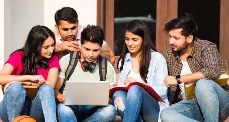 విద్యార్థులకు గుడ్‌న్యూస్.. ఫీజు రీయింబర్స్‌మెంట్ ఇకపై నేరుగా వారి ఖాతాల్లోకే!

