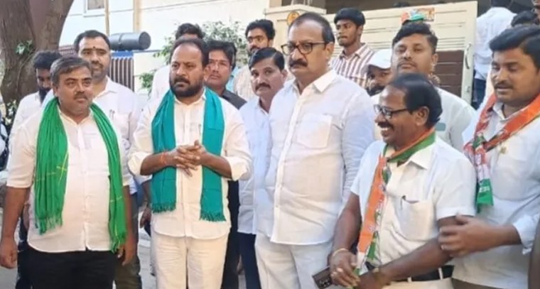 జూబ్లీహిల్స్‌లో కాంగ్రెస్‌ జోరు.. నవీన్ యాదవ్‌ గెలుపు కోసం వైరా ఎమ్మెల్యే ఇంటింటి ప్రచారం

