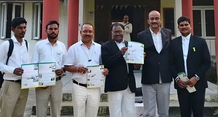 ఖమ్మం న్యాయవాదుల మధ్య హోరాహోరి పోరు.. బార్ కౌన్సిల్ ఎన్నికల్లో ముగ్గురు అభ్యర్థుల రంగం!

