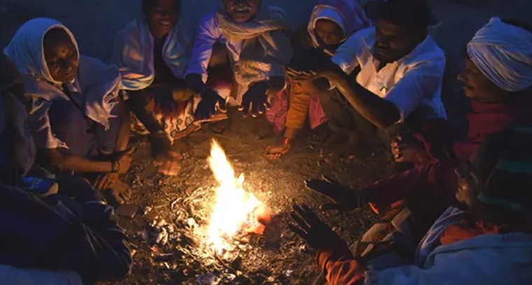 చలి జోరు.. ఉష్ణోగ్రతలు గడ్డకట్టిస్తున్న వైనం!

