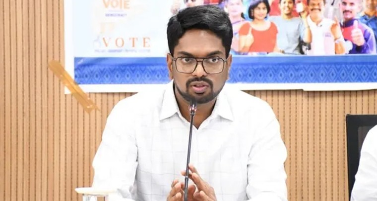 వనపర్తి మున్సిపల్ ఎన్నికలు: రిటర్నింగ్ అధికారులకు జిల్లా కలెక్టర్ కీలక దిశానిర్దేశం

