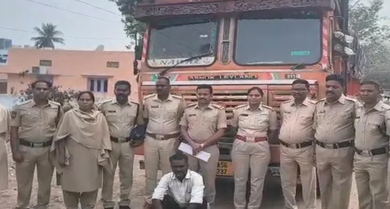 నాయకినిగూడెం హైవేపై ఎక్సైజ్ దాడులు.. భారీగా బెల్లం లోడుతో వెళ్తున్న లారీ సీజ్

