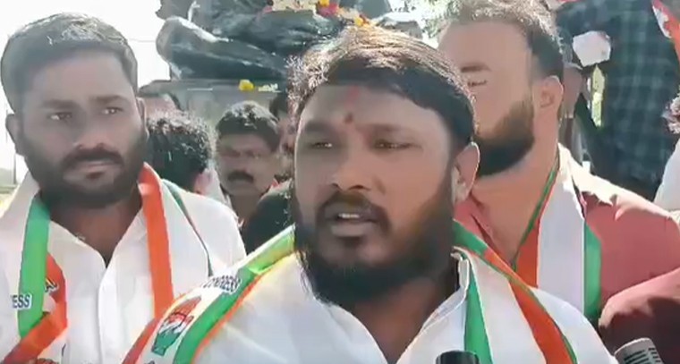 ఉపాధి హామీ పథకం నుండి గాంధీ పేరు గల్లంతు.. బిజెపి తీరుపై కూన సంతోష్ కుమార్ ధ్వజం

