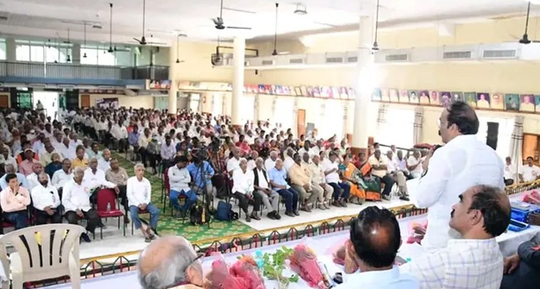 పెన్షన్ హక్కును భిక్షగా మార్చొద్దు.. ప్రభుత్వాలపై రిటైర్డ్ ఉద్యోగుల సంఘం ఆగ్రహం

