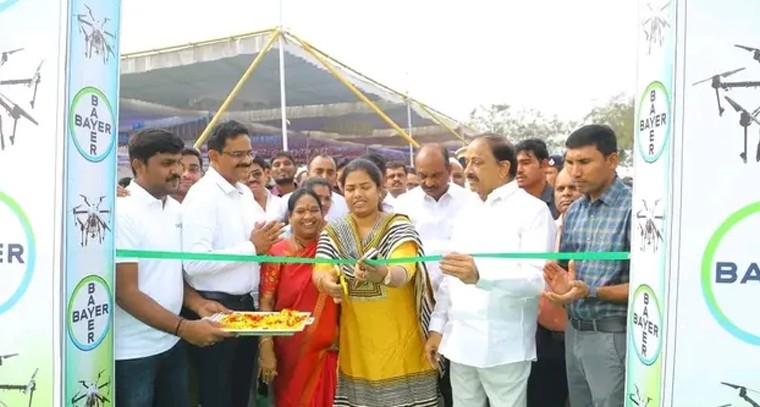 అధిక రసాయనాల వాడకంపై మంత్రి తుమ్మల ఆందోళన: వ్యవసాయంలో డ్రోన్ టెక్నాలజీకి ప్రాధాన్యత

