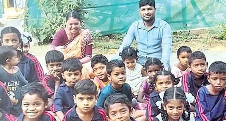 పిల్లల చదువుకు పోరాటం.. టీచర్ల ధర్నాతో మార్పు తీర్చిన భద్రాద్రి కొత్తగూడెం ఘటన

