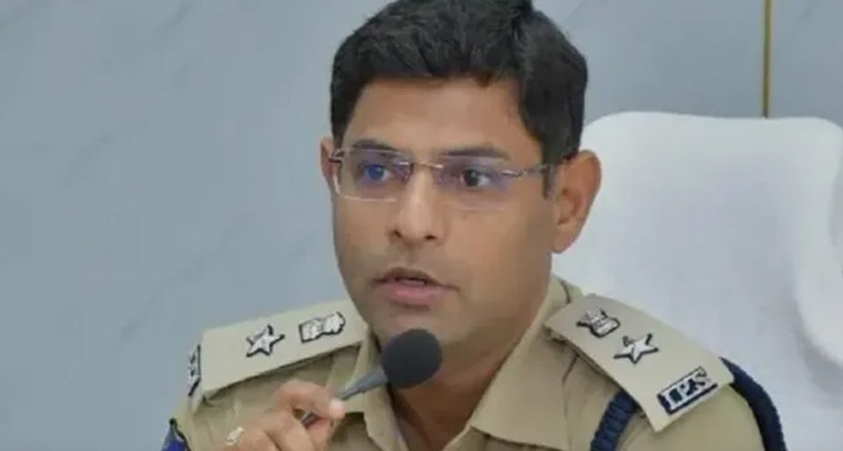 కొత్త ఏడాది వేళ సైబర్ ముప్పు.. అపరిచిత లింకులతో జాగ్రత్తగా ఉండాలన్న ఎస్పీ పరితోష్ పంకజ్

