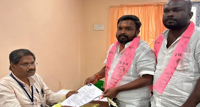 సంగారెడ్డి మున్సిపల్ ఎన్నికల వేళ తొలి అడుగు: భారీగా దాఖలైన నామినేషన్లు

